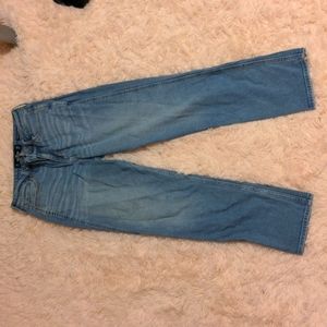 Hollister Ultra High-Rise Mom Jeans